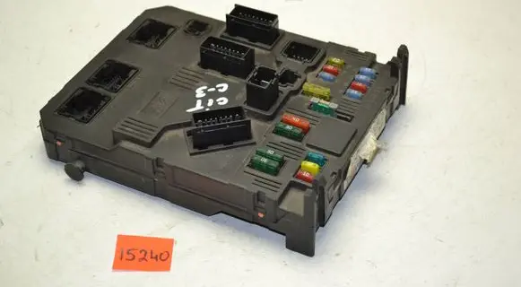 Citroen C3 Pluriel Fuse module 9653667380