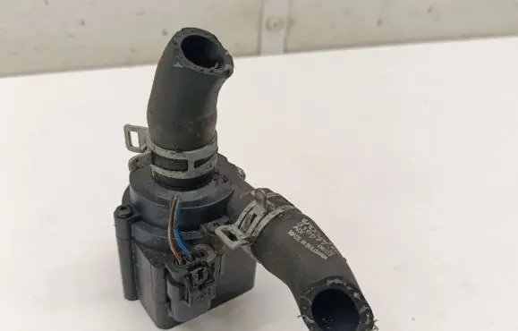 Volvo XC60 Electric auxiliary coolant/water pump 32324817