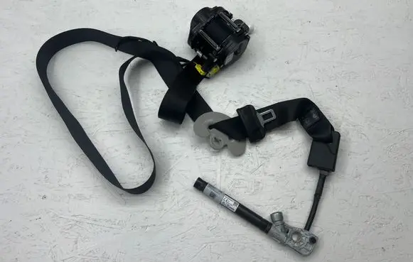 Tesla Model 3 Front seatbelt 1105822C1I 1090324C1C