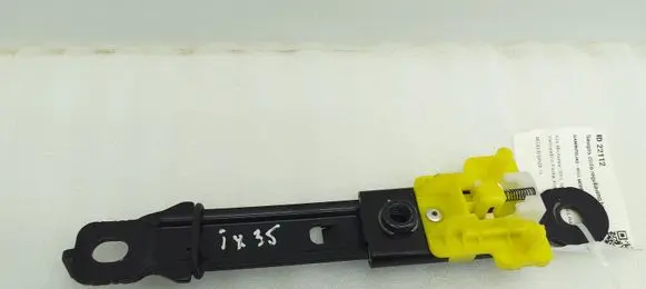 Hyundai ix35 Seat belt adjustment rail HSS20312H11417