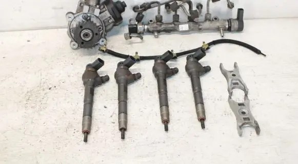 Volkswagen Golf VII Fuel injection system set 04L130277G 04L130755D 0445010537