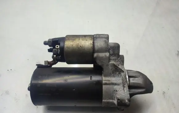 BMW 5 E60 E61 Starter motor 7796892