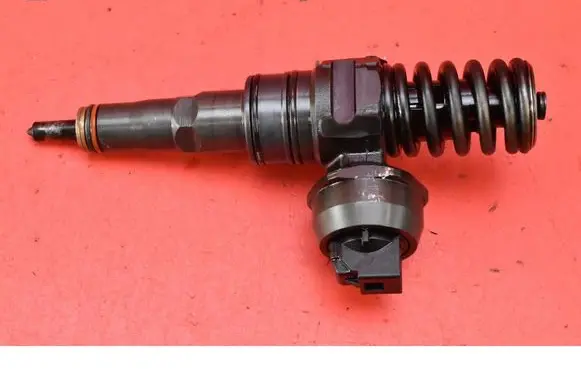 Volkswagen PASSAT B5.5 Fuel injector 038130073AG
