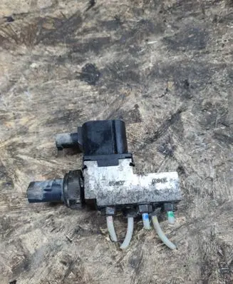 Mercedes-Benz E W211 Air suspension valve block A2113200158