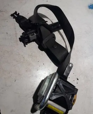 Opel Insignia A Front seatbelt 3063932