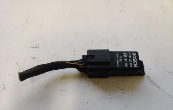 Glow plug pre-heat relay