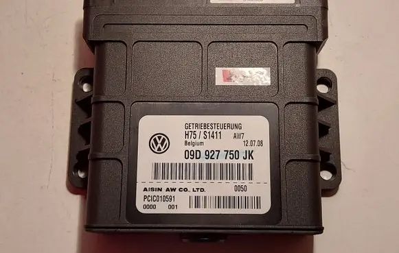 Volkswagen Touareg I Gearbox control unit/module 09D927750JK
