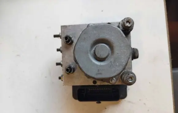 Land Rover Range Rover L405 ABS Pump 2265106455