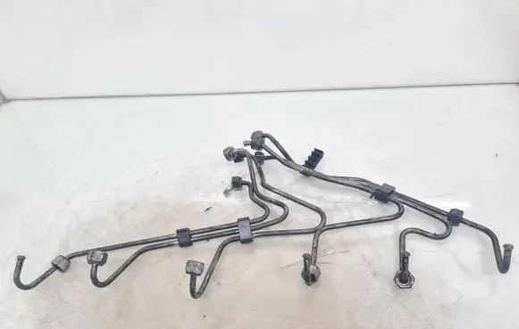 Opel Omega B1 Fuel injector supply line/pipe 