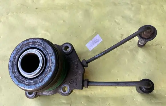 Mercedes-Benz A W169 Clutch release bearing slave cylinder A0022501815