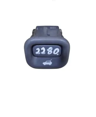 Honda CR-V Tailgate opening switch M8525