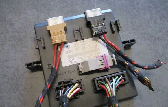 Audi A6 S6 C6 4F Comfort/convenience module 4F0907279 F005V00384 4F0910279