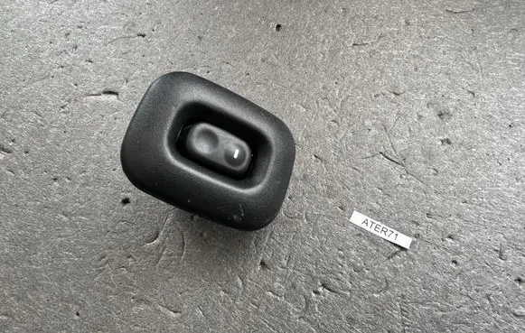 Nissan Terrano Electric window control switch 2542186J00