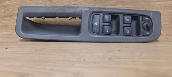 Volvo V50 Electric window control switch 30710787