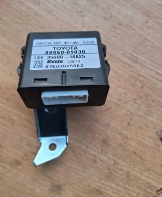 Toyota Avensis T250 Light module LCM 8996005030 3560016825 67EU3025663