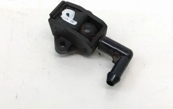 Honda Civic Windshield washer spray nozzle 