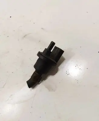 Volkswagen Polo IV 9N3 Valve vacuum 6QE906517