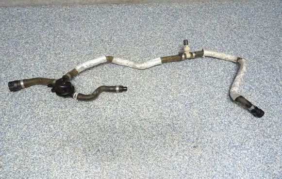 Volvo XC90 Engine coolant pipe/hose 31439713