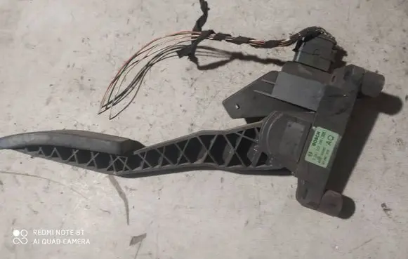 Opel Zafira A Accelerator throttle pedal 90581208