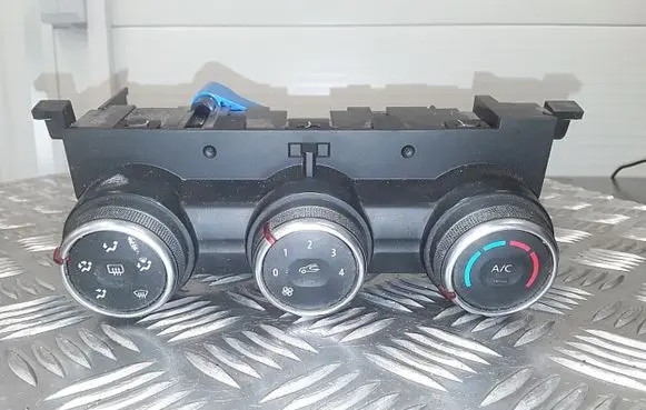 Nissan Primastar Climate control unit 285257697r t447381