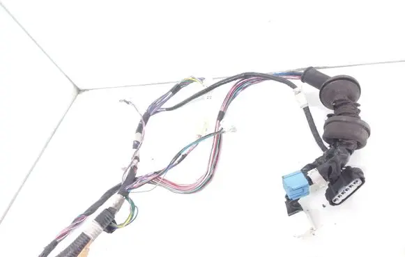Toyota Corolla Verso E121 Front door wiring loom 8215213161