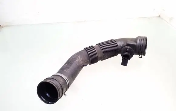 Audi A3 S3 A3 Sportback 8P Air intake duct part 1K0129684
