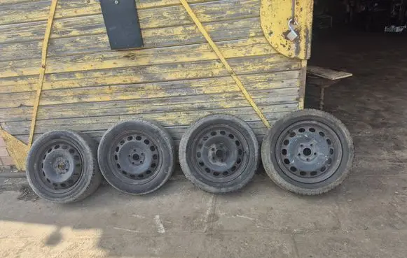 Volkswagen Touran I R16 steel rim 1K0601027A