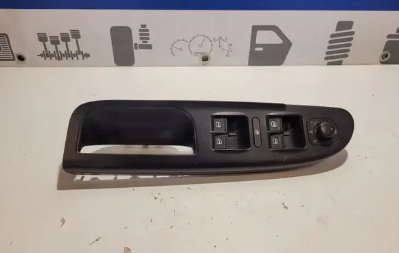 Volkswagen PASSAT B6 Electric window control switch 3C1867171B