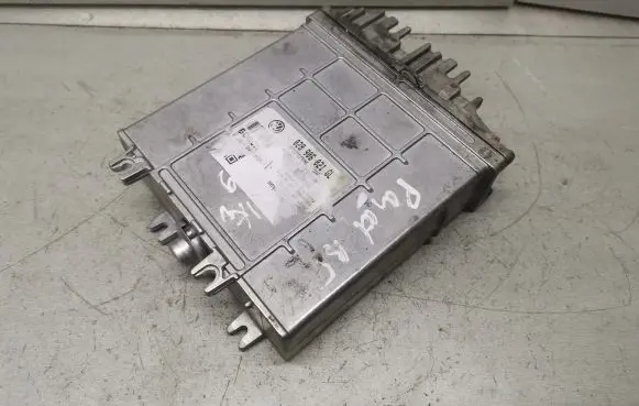 Volkswagen PASSAT B5 Engine control unit/module 028906021GL 0281001656