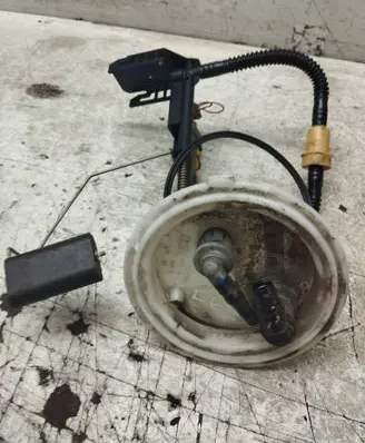 BMW 5 E60 E61 Fuel level sensor 6765849 058030 582073