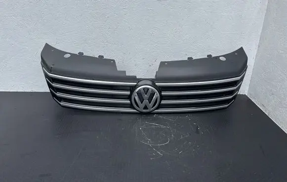 Volkswagen PASSAT B7 Front bumper upper radiator grill 3AA853651 3AA853653