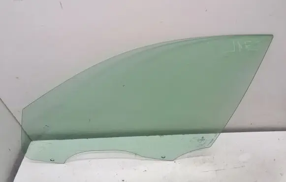 BMW X6 E71 Front door window glass four-door