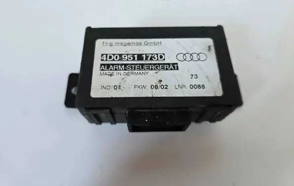 Audi A6 S6 C5 4B Alarm control unit/module 4D0951173D 748010101