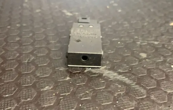 Opel Astra J AUX in-socket connector 13317917