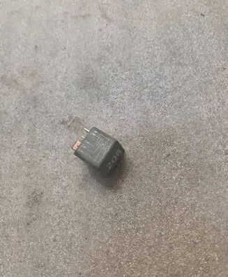 Audi A6 S6 C4 4A Other relay 8A0951253B 899578000