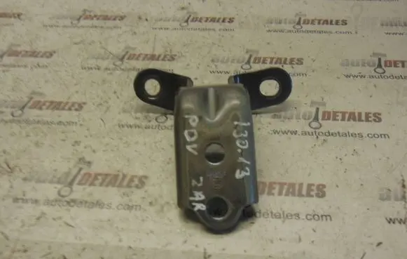 Hyundai i30 Front door upper hinge