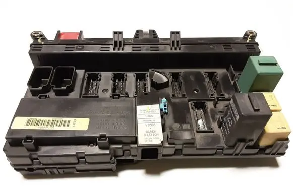 Land Rover Range Rover L322 Fuse module YMD504270 8380407 8380409