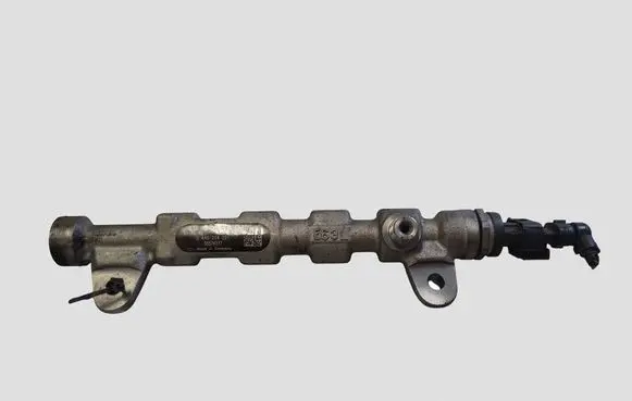 Opel Zafira C Fuel main line pipe 0445214221 55576177