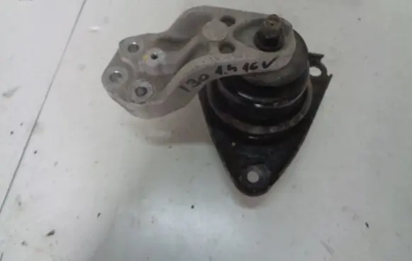 Hyundai i30 Engine mount bracket 54658324353