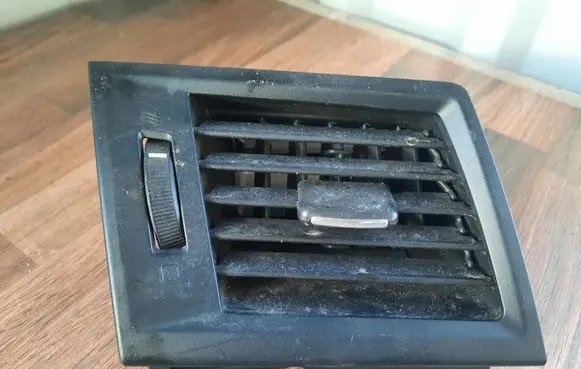 Subaru Legacy Dash center air vent grill