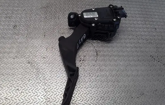 Volkswagen Transporter - Caravelle T5 Accelerator throttle pedal 7H1721503