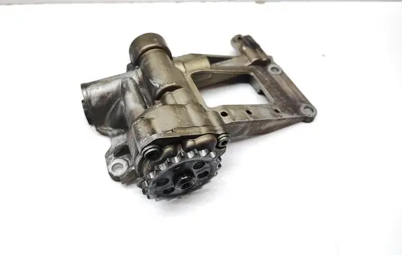 BMW 7 E65 E66 Oil pump 7792945 11417792945