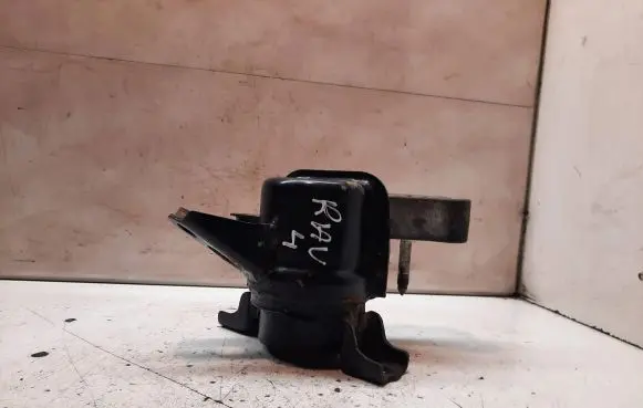 Toyota RAV 4 (XA30) Engine mount bracket