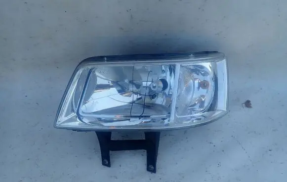 Volkswagen Transporter - Caravelle T5 Headlight/headlamp