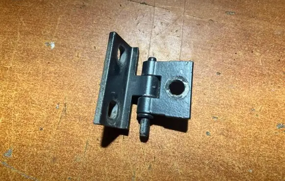 Volvo V70 Front door upper hinge