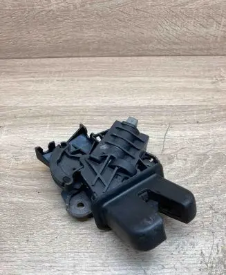 Audi A4 S4 B7 8E 8H Tailgate/trunk/boot lock/catch/latch 4E0827505C 4F5827505B