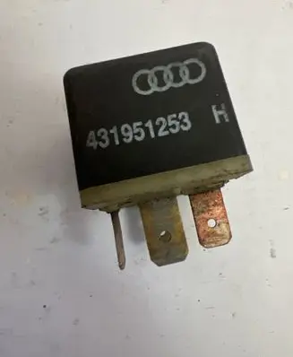 Audi A4 S4 B5 8D Other relay 431951253