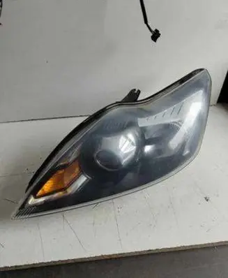 Ford Focus Headlight/headlamp 8M5113D155CF 0077R00 401102A