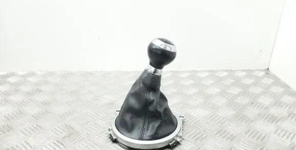 Audi TT TTS Mk2 Gear lever shifter trim leather/knob 8J0711113