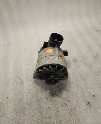 Audi V8 Generator/alternator 077903015 0120468019